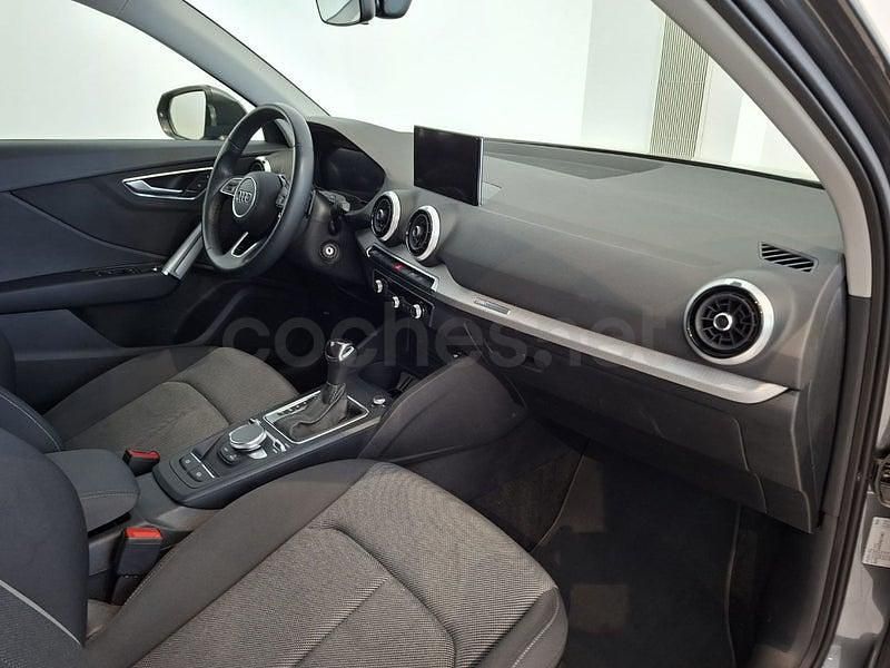Usado Audi Q2 S-Line 116 CV (85 kW) 2023 Gris / plata SUV