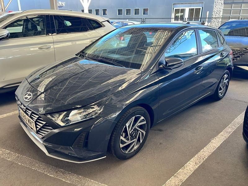Gris Usado 2024 Hyundai i20 | 14.990 € (Precio justo) - Imagen 1/4