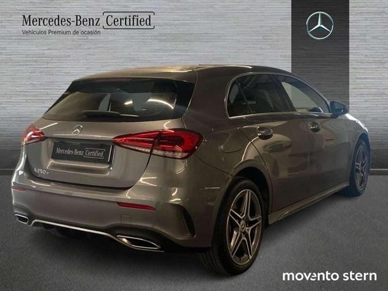 Usado Mercedes A250 AMG line 218 CV (160 kW) 2021 Gris Utilitario