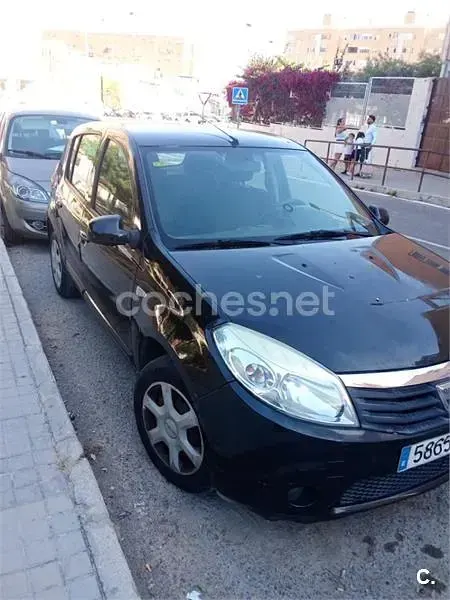 Käytetty Dacia Sandero Ambiance 75 HP (55 kW) 2012 Musta Sedan