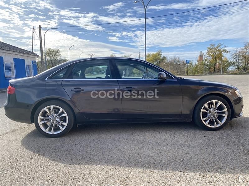 Usado Audi A4 143 CV (105 kW) 2012 Gris / plata Berlina