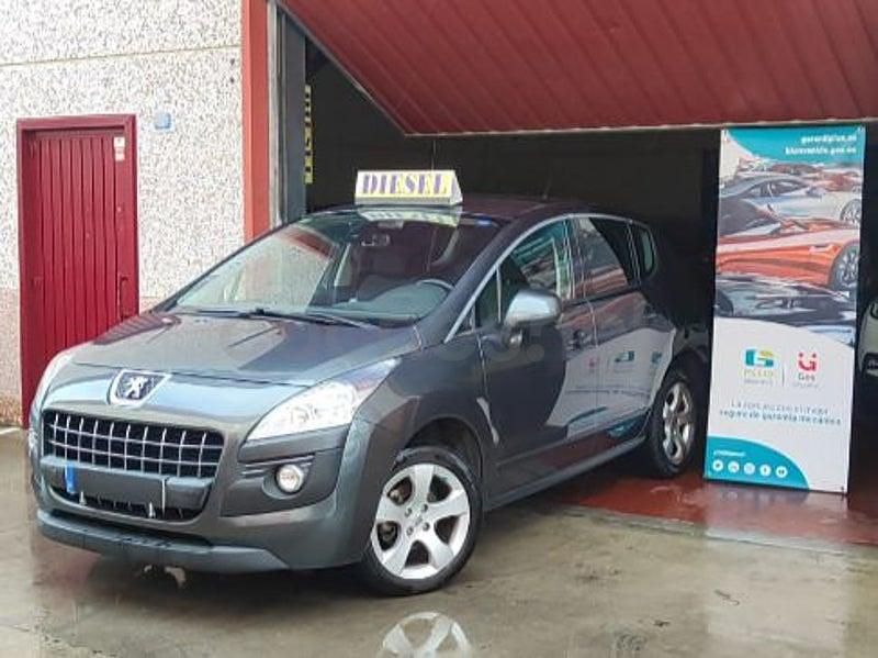 Usado Peugeot 3008 Access 112 CV (82 kW) 2012 Gris / plata Familiar