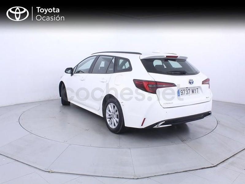 Usado Toyota Corolla Active 140 CV (102 kW) 2025 Blanco Familiar
