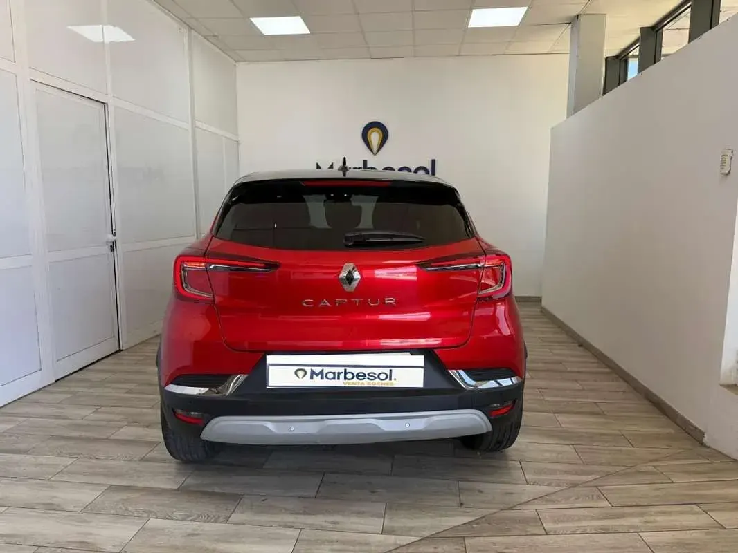 Używany Renault Captur Techno 91 KM (66 kW) 2023 Niebieski SUV