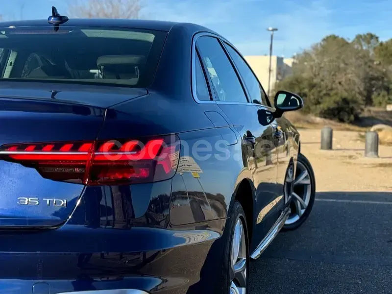 Usado Audi A4 S-Line 163 CV (119 kW) 2020 Azul Berlina