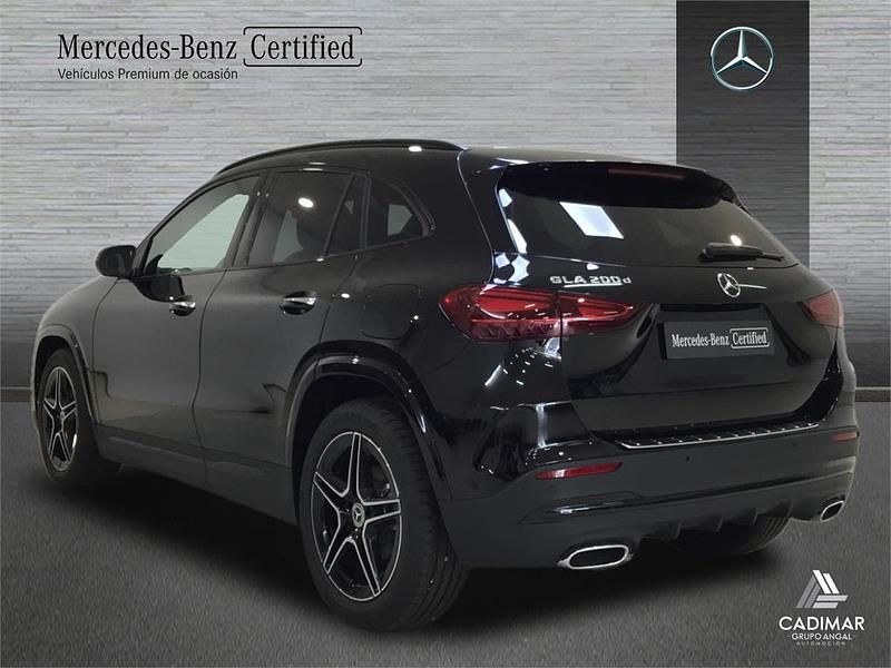 Usado Mercedes GLA200 150 CV (110 kW) 2025 Gris montaña SUV