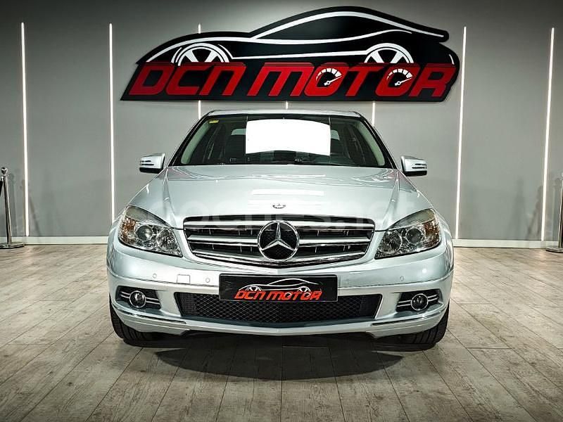 Usado Mercedes C220 170 CV (125 kW) 2009 Gris / plata Berlina