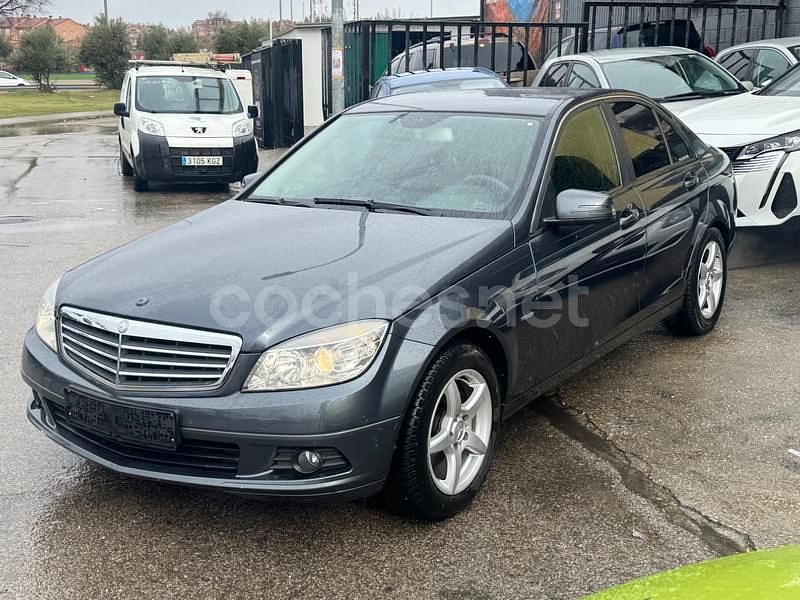 Usado Mercedes C180 156 CV (114 kW) 2010 Gris / plata Berlina