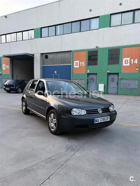 Usado VW Golf IV Highline 115 CV (84 kW) 2000 Gris / plata Berlina