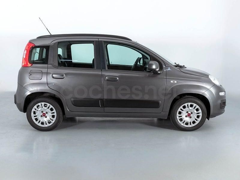 Usado Fiat Panda Lounge 69 CV (50 kW) 2019 Gris / plata Utilitario