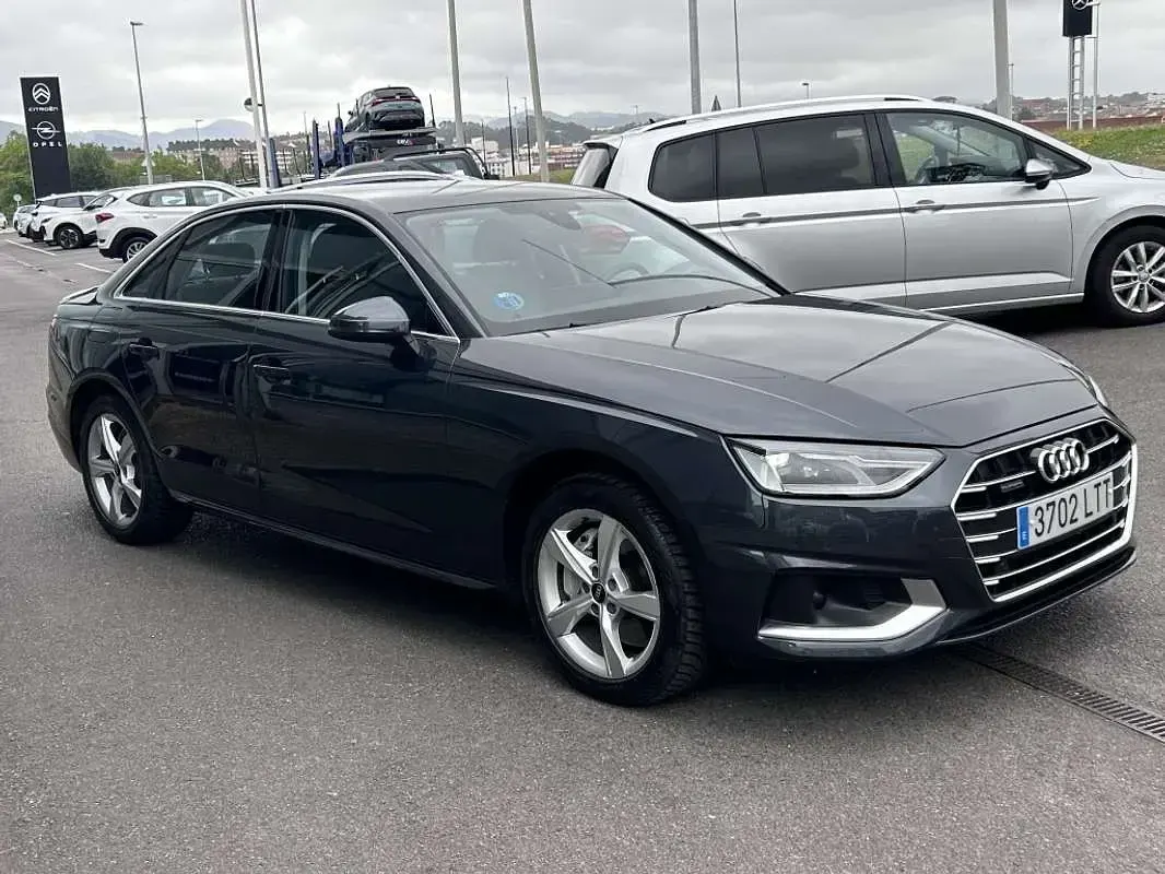 Usado Audi A4 Advanced 204 CV (150 kW) 2021 Gris Berlina