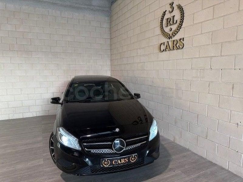Usado Mercedes A180 Style 122 CV (89 kW) 2015 Negro Berlina