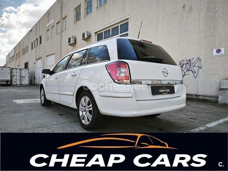 Usado Opel Astra Energy 100 CV (73 kW) 2009 Blanco Familiar