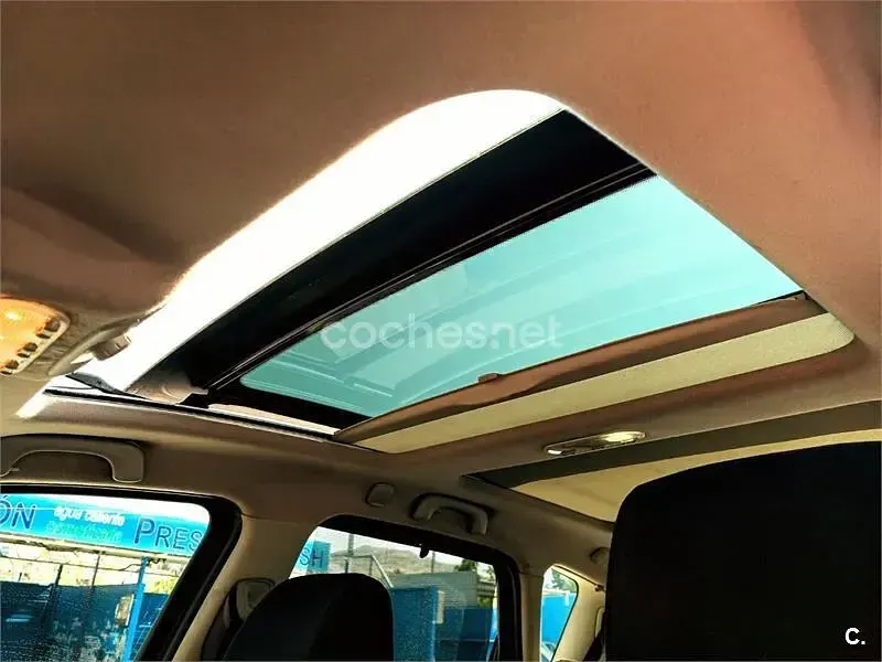 Usado Renault Scénic II 110 CV (80 kW) 2007 Beige Monovolumen