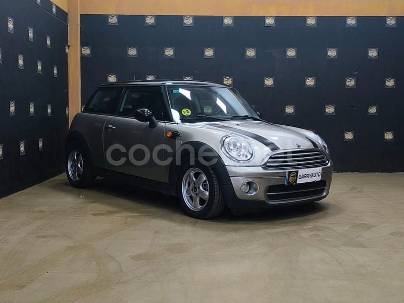 Usado Mini Cooper D 110 CV (80 kW) 2010 Beige Utilitario