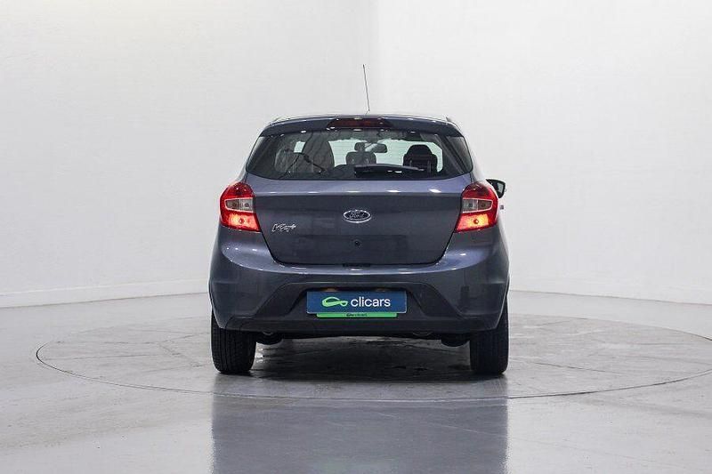 Usado Ford Ka 85 CV (62 kW) 2018 Gris Berlina