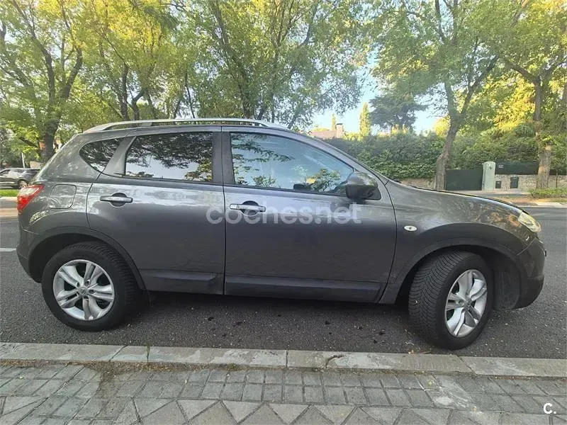 Usado Nissan Qashqai 360º 130 CV (95 kW) 2012 Gris / plata SUV
