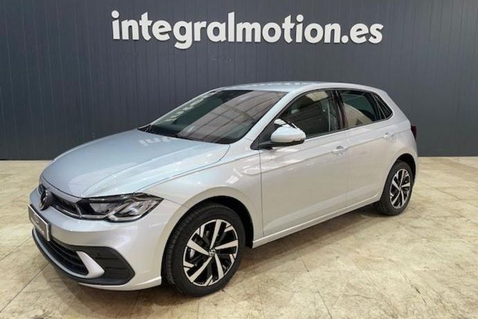Plateado Usado 2022 VW Polo Life Berlina | 19.900 € (Precio justo) - Imagen 1/4