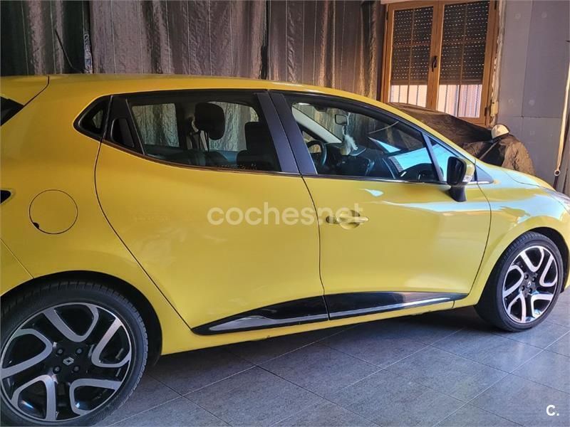 Amarillo Usado 2014 Renault Clio IV Expression Berlina | 6000 € (Precio justo) - Imagen 1/4