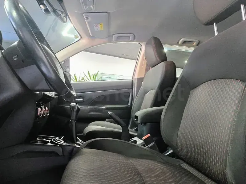 Usado Mitsubishi ASX Motion 117 CV (86 kW) 2017 Marrón SUV
