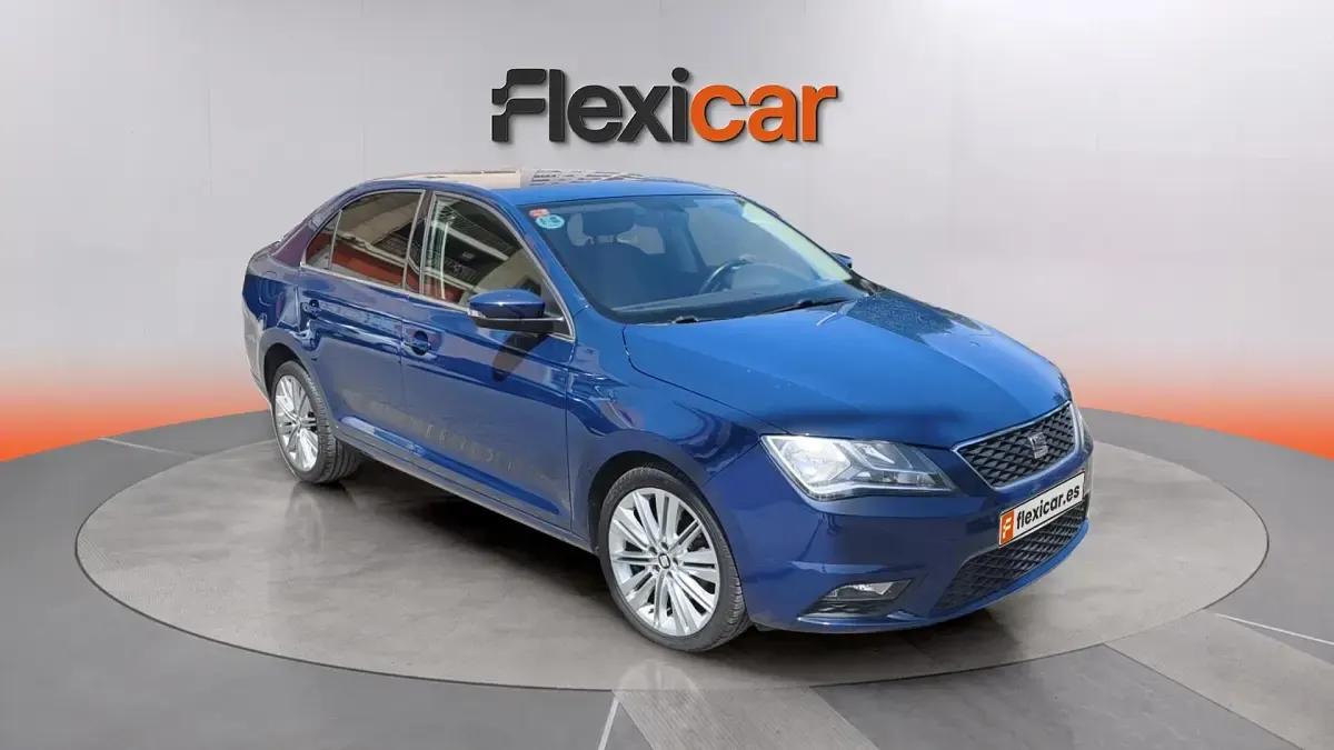 Usado Seat Toledo Style 110 CV (80 kW) 2017 Azul Utilitario