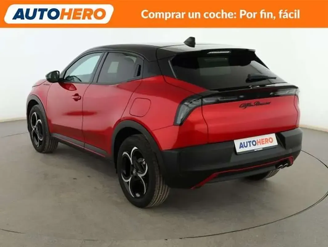 Usado Alfa Romeo Junior Edizione Speciale 136 CV (100 kW) 2025 Rojo SUV