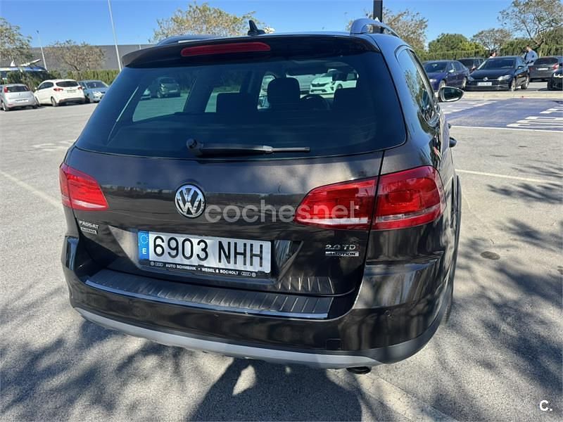 Usado VW Passat Alltrack 177 CV (130 kW) 2014 Marrón Familiar