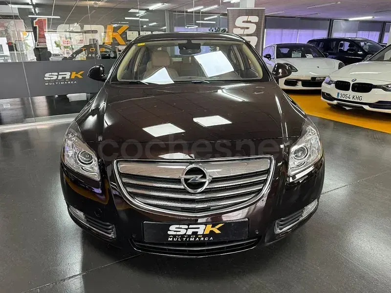 Usado Opel Insignia Cosmo 160 CV (117 kW) 2011 Naranja Berlina
