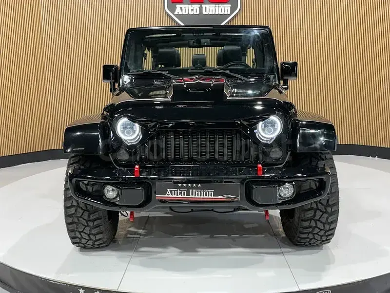Usado Jeep Wrangler Unlimited Sahara 200 CV (147 kW) 2015 Negro SUV