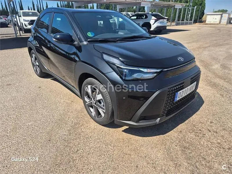 Nuevo Toyota Aygo X Play 116 CV (85 kW) 2026 Negro SUV