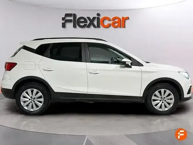 Usado Seat Arona Style 115 CV (84 kW) 2019 Amarillo SUV