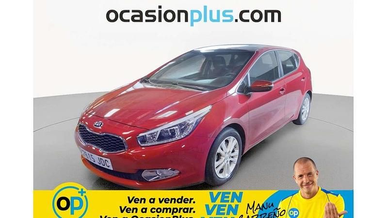 Używany Kia Ceed 90 KM (66 kW) 2015 Czerwony Hatchback