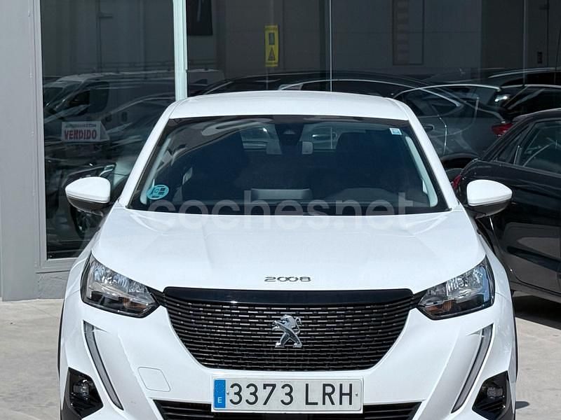 Usado Peugeot 2008 Allure 110 CV (80 kW) 2022 Blanco SUV