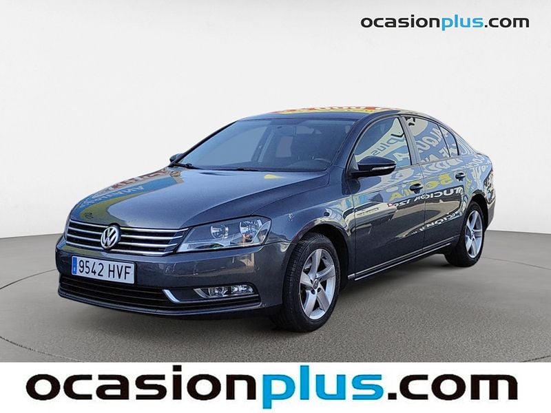 Gris Usado 2013 VW Passat Edition Berlina | 11.300 € (Un poco caro) - Imagen 1/4