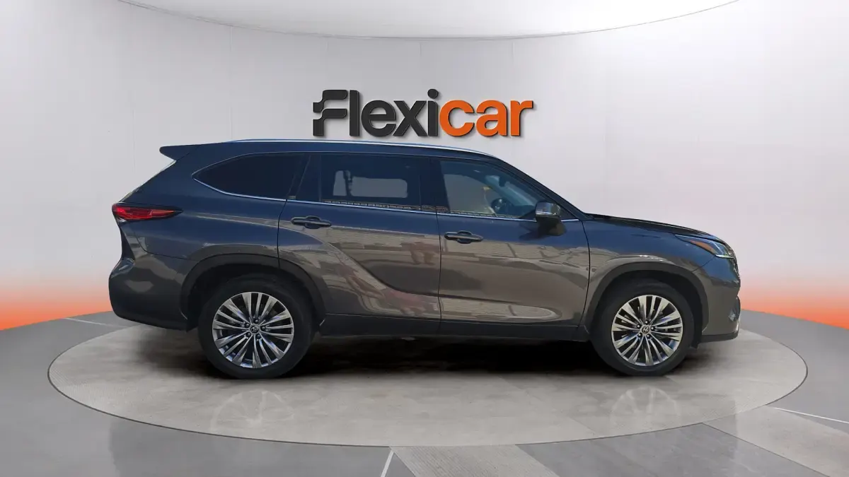 Usado Toyota Highlander Advance 246 CV (180 kW) 2022 Gris SUV
