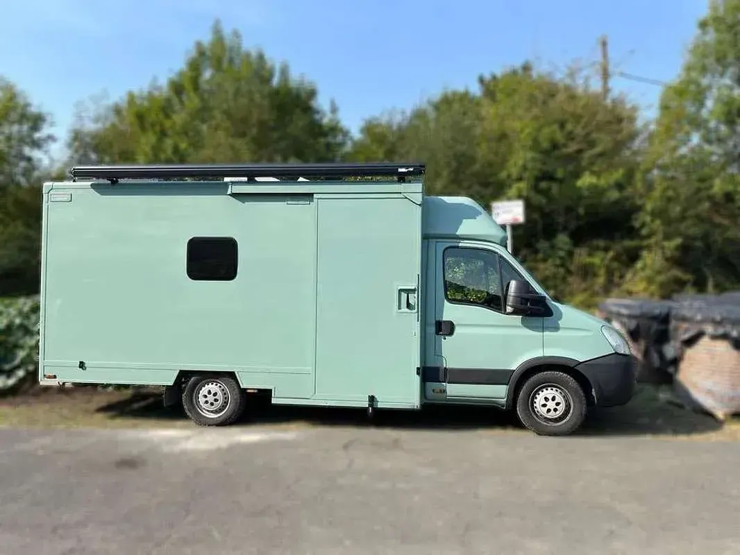 Usado Iveco Daily 205 CV (150 kW) 2011 Verde SUV