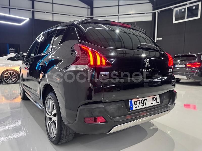 Usado Peugeot 3008 Allure 120 CV (88 kW) 2016 Negro Berlina