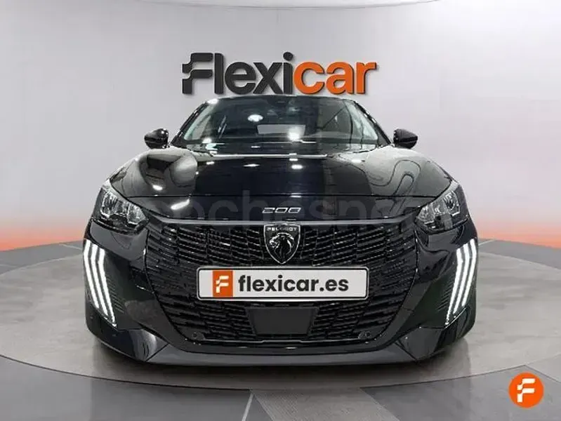 Usado Peugeot 208 Allure 100 CV (73 kW) 2025 Negro Utilitario