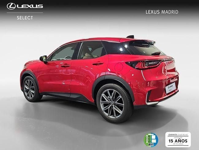 Usado Lexus LBX 136 CV (100 kW) 2025 Rojo SUV