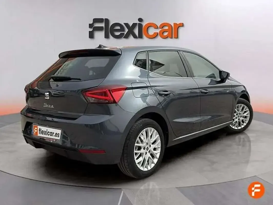 Usado Seat Ibiza XCELLENCE 116 CV (85 kW) 2024 Gris Utilitario