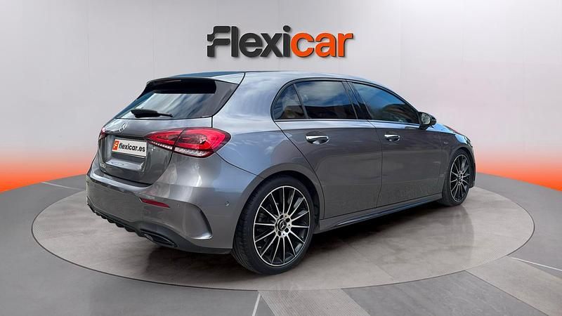 Usado Mercedes A180 116 HP (85 kW) 2021 Cinzento Sedan