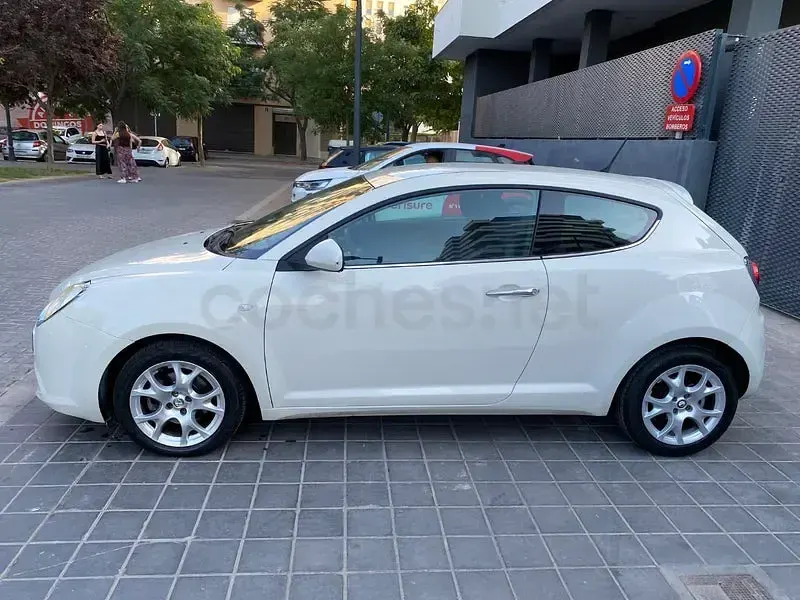Usado Alfa Romeo MiTo Distinctive 85 CV (62 kW) 2014 Blanco Utilitario