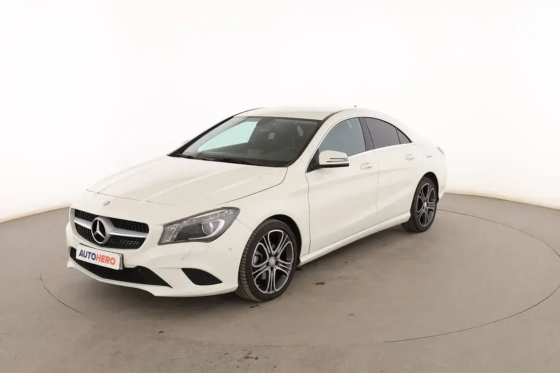 Usado Mercedes CLA200 Urban 135 CV (99 kW) 2014 Coupe