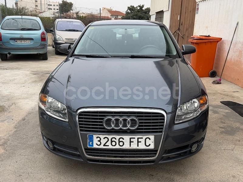 Gris / plata Usado 2007 Audi A4 Berlina | 3900 € (Precio justo) - Imagen 1/4