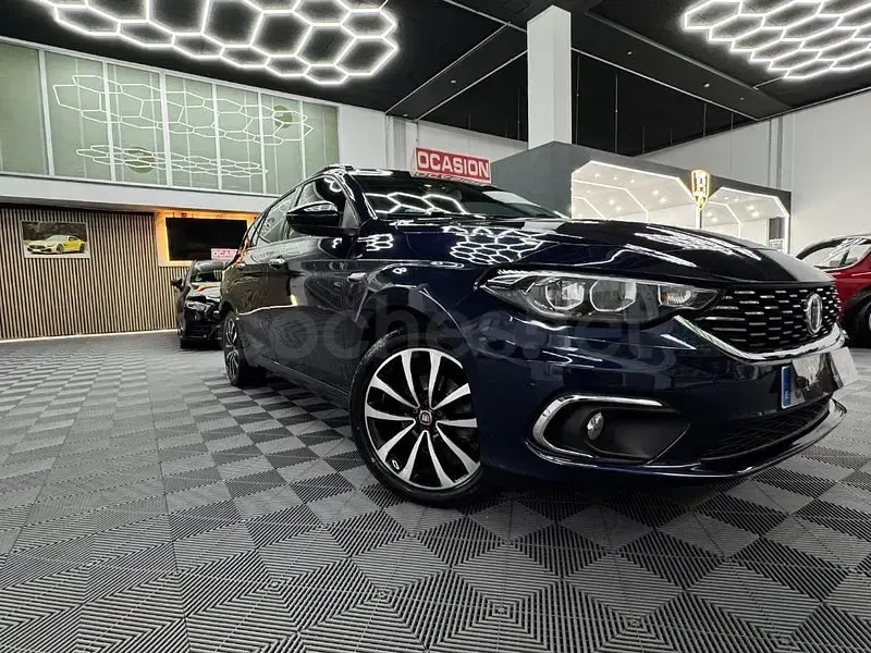 Usado Fiat Tipo Easy 120 CV (88 kW) 2016 Azul Familiar