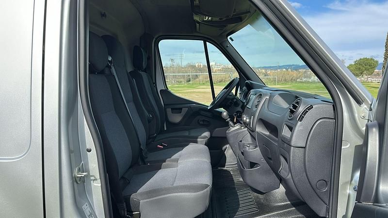 Usado Renault Master 145 CV (106 kW) 2018 Blanco Berlina