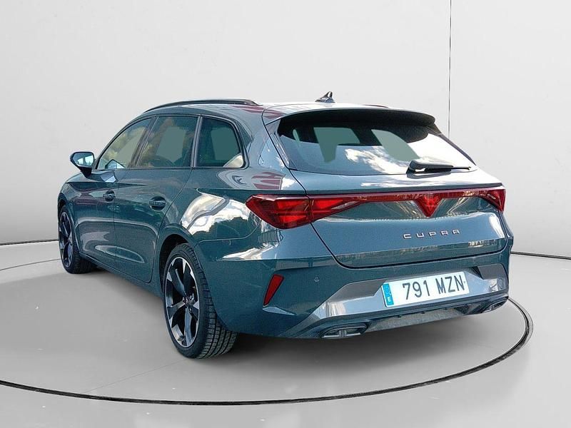 Usado Cupra Leon 150 CV (110 kW) 2025 Azul Berlina