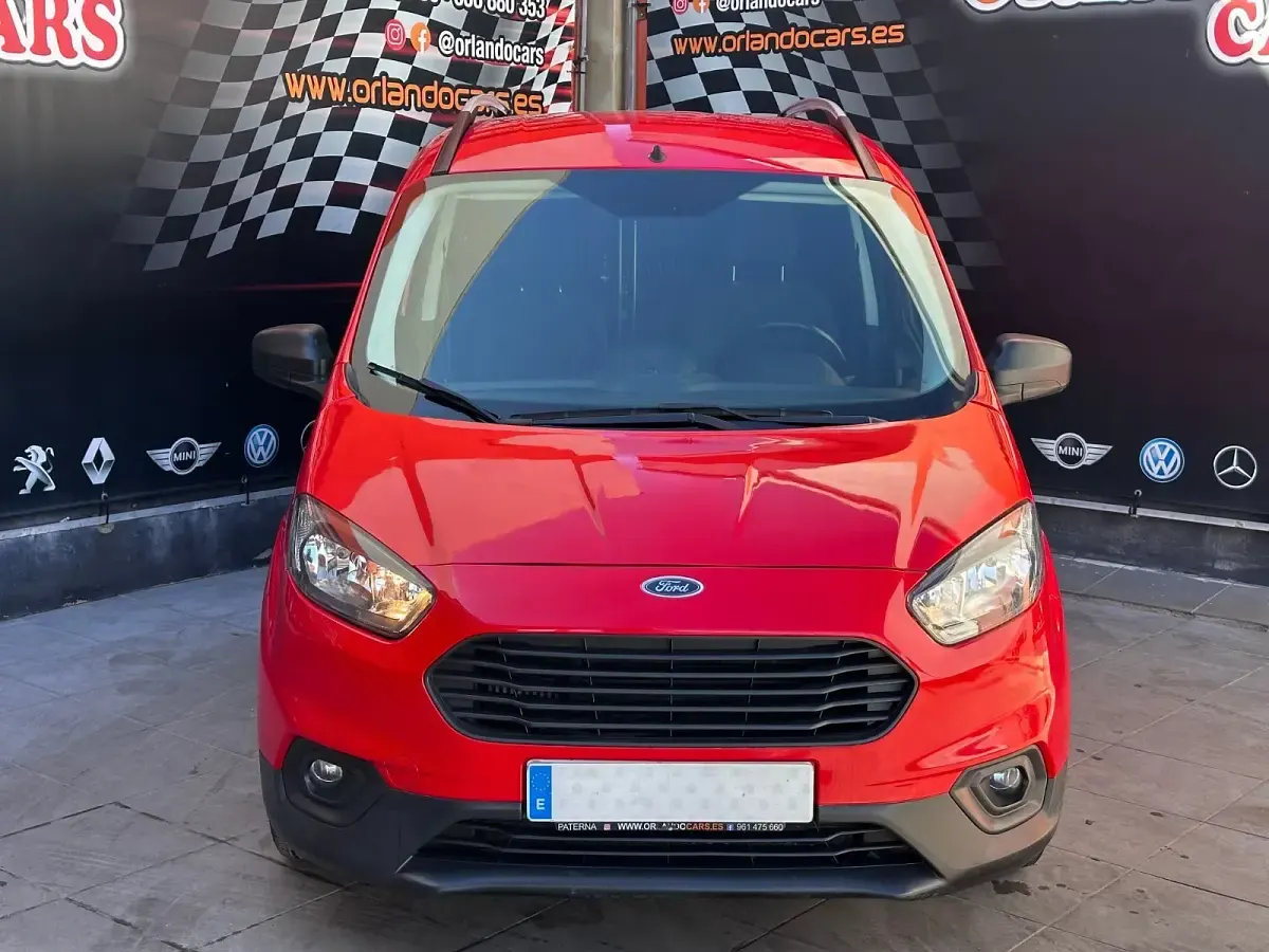 Usado Ford Transit Limited 100 CV (73 kW) 2021 Rojo Van