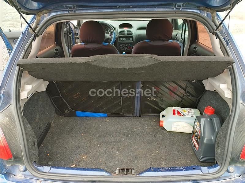 Usado Peugeot 206 90 CV (66 kW) 2000 Azul Berlina