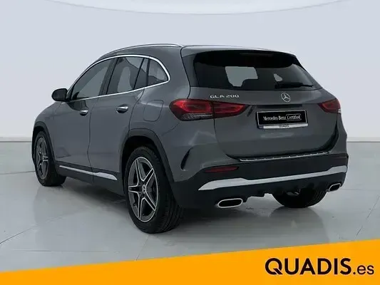 Usado Mercedes GLA200 163 CV (119 kW) 2023 Gris montaña SUV